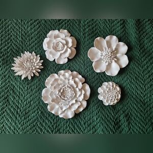 5 | Ceramic | Wall Flowers | White | Guc